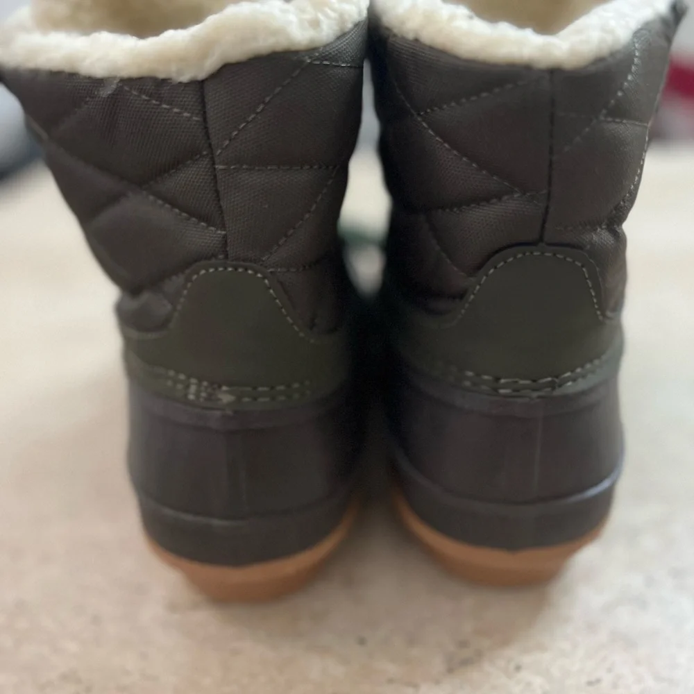 Khombu Women's Zany Duck Boots Size 7